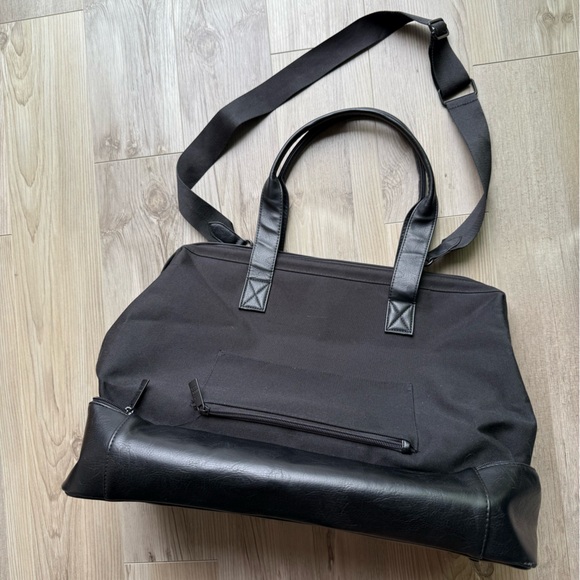 BEIS ‘The Weekender’ Black Travel Duffel Bag - Picture 4 of 5